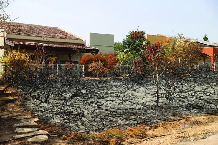 ההרס בקיבוץ כפר עזה אחרי מתקפת ה7 באוקטובר (צילום: אלכס קולומויסקי ) ההרס בקיבוץ כפר עזה אחרי מתקפת ה7 באוקטובר