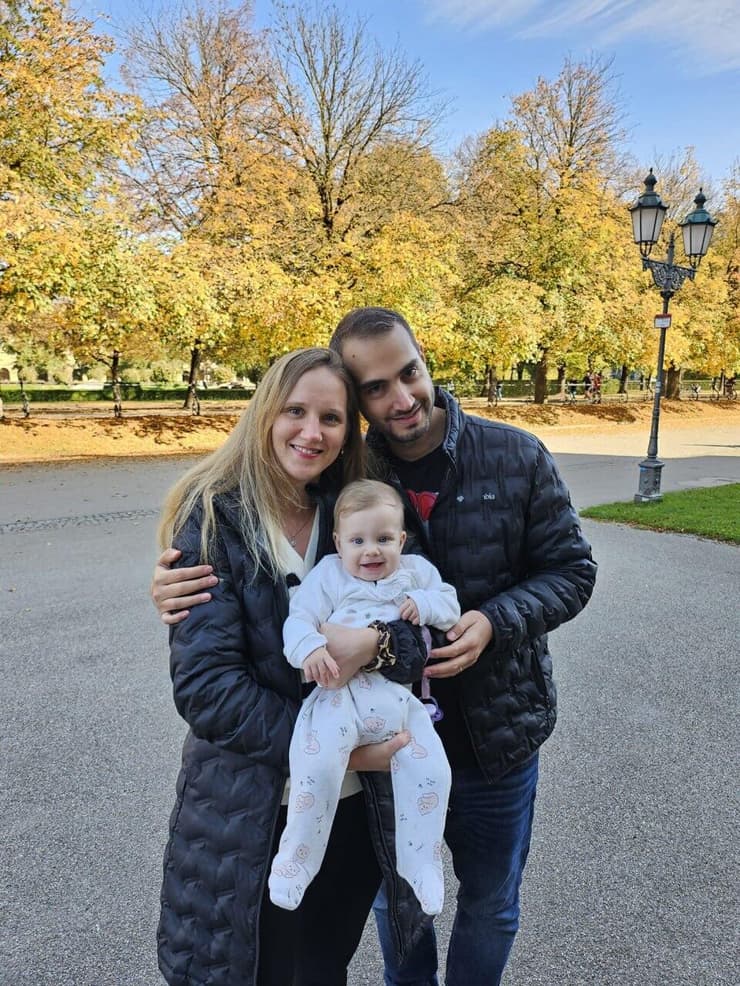 נטלי גליוק עם משפחתה (צילום: אלבום משפחתי) נטלי גליוק עם משפחתה