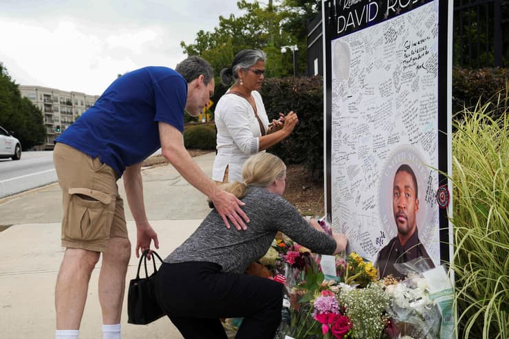 ארה"ב מתקפת ירי מטה ה CDC חיסוני קורונה
