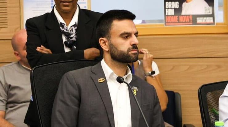 דיון בוועדת הפנים בנושא קברו של המחבל עז א-דין אל-קאסם בנשר