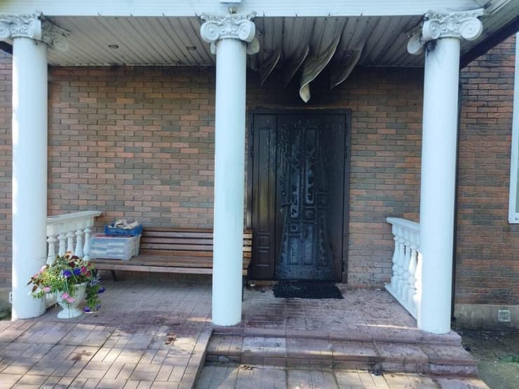 הכניסה לבית הכנסת הכניסה לבית הכנסת