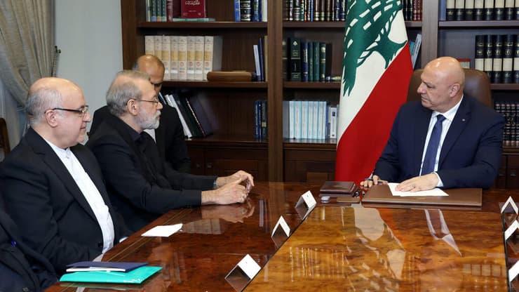 ג'וזף עאון עם עלי לריג'אני