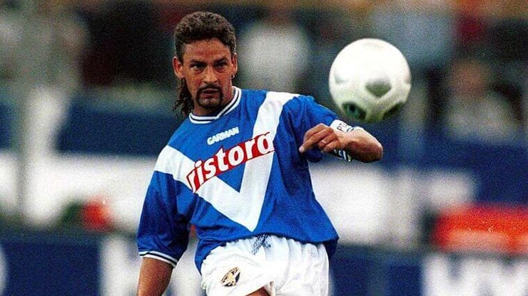 רוברטו באג'יו במדי ברשיה ב-2000