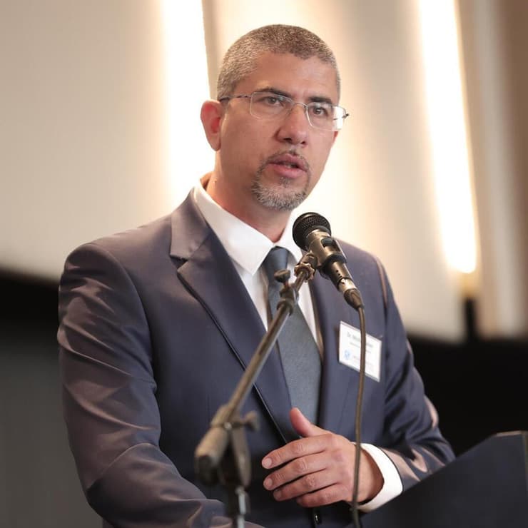 "להפסיק להיצמד לאסכולות ישנות, שבינתיים רק מרחיקות את הסטודנטים שלנו לחו"ל". ד"ר משה כהן, מנכ"ל מדיקל דוקטור (צילום: אלבום פרטי) ד"ר משה כהן, מנכ"ל מדיקל דוקטור