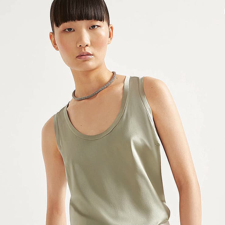 גופיית סאטן של Brunello Cucinelli 750 יורו