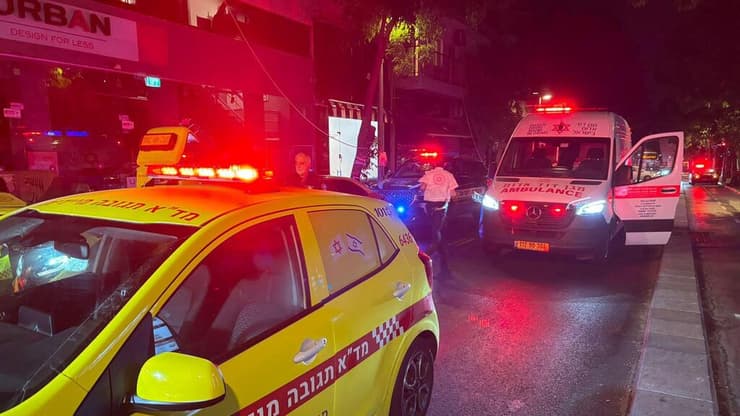 ניידות מד"א בתל אביב (צילום: תיעוד מבצעי מד"א) פצוע קשה מירי בדרום תל אביב