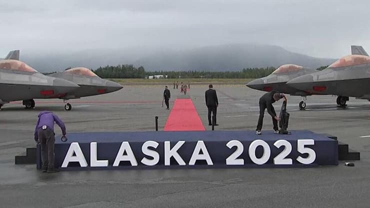 הכנות פסגה אלסקה בין נשיא ארה"ב טראמפ לנשיא רוסיה פוטין