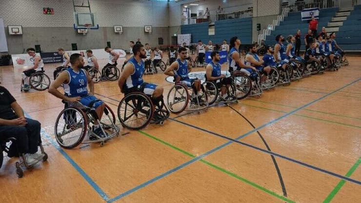 השחקנים הבריטים והישראלים