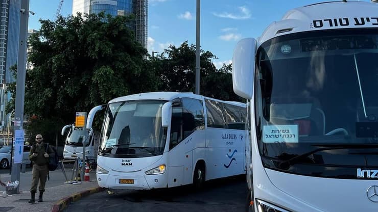 אי סדרים ועומס בתחנת סבידור מרכז בשל יום העצירה והמחאות למען החטופים