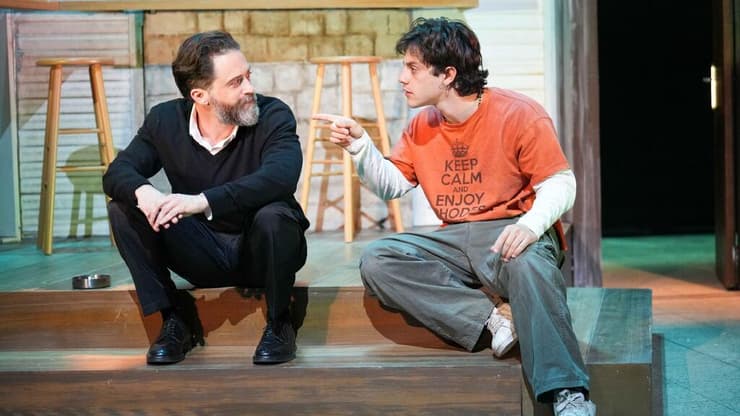 מתוך "החולה ההודי" בקאמרי