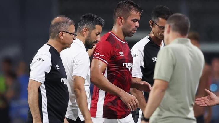 ויטור יורד מהדשא, אתמול