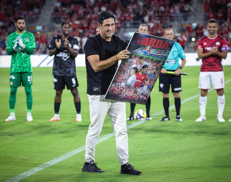 אוהדי באר-שבע מאוכזבים מכך שלא נענה לקריאתם. אליניב ברדה (צילום: עוז מועלם) אליניב ברדה