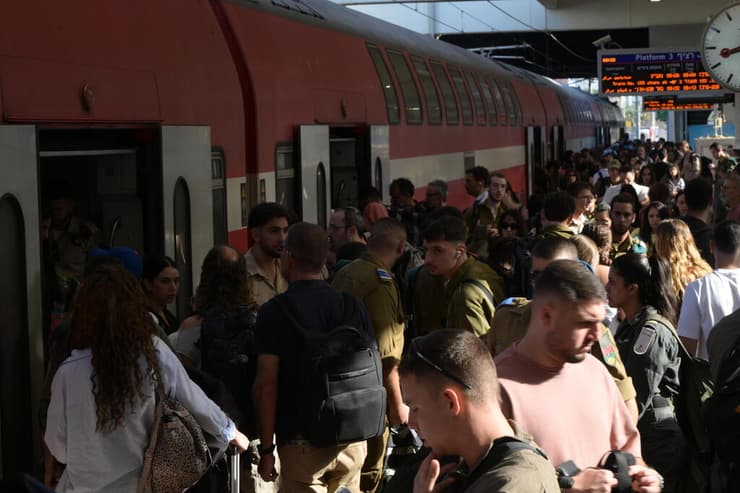 אי סדרים ועומס בתחנת סבידור מרכז בשל יום העצירה והמחאות למען החטופים