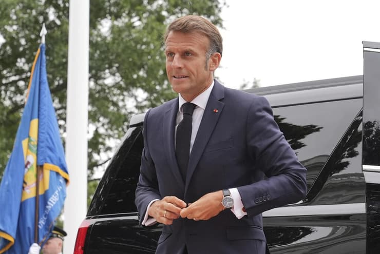 נשיא צרפת מקרון מגיע ל הבית הלבן לקראת פסגה טראמפ זלנסקי