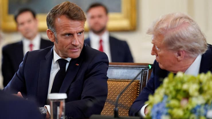 נשיא צרפת מקרון לצד נשיא ארה"ב טראמפ פסגה הבית הלבן עם נשיא אוקראינה זלנסקי ומנהיגי אירופה