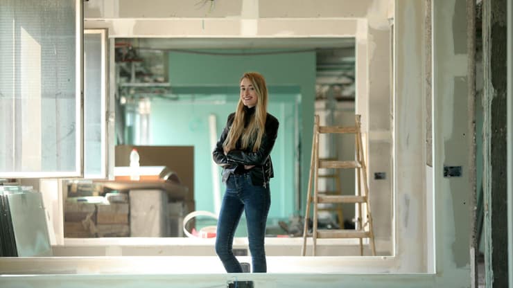 ספיר שפיגל בהשקת חלל של מרקספלייס ב-2016