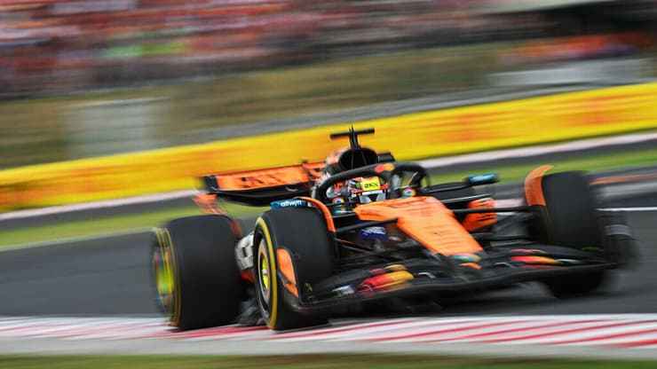 אוסקר פיאסטרי ברכב (צילום: Rudy Carezzevoli/Getty Images) אוסקר פיאסטרי