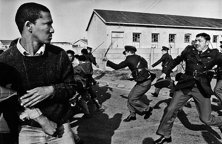 אפרטהייד בדרום־אפריקה, 1985 | צילום: גטי אימג'ס yk14479904