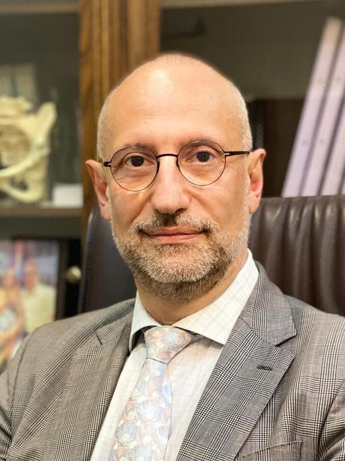 ד"ר ואדים בנקוביץ' אורתופד מומחה להחלפת מפרק אסותא