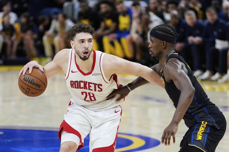 שחקן יוסטון רוקטס אלפרן שנגון מול שחקן גולדן סטייט ווריורס ג'ימי באטלר