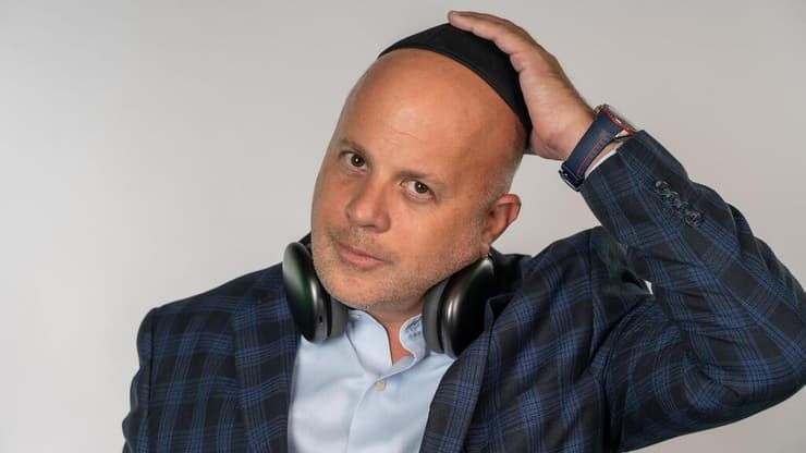 "לא יודע למה נוצרה התפיסה שפרסום זה משהו מגונה במגזר החרדי". מנחם טוקר (צילום: יוסי פונס) מנחם טוקר