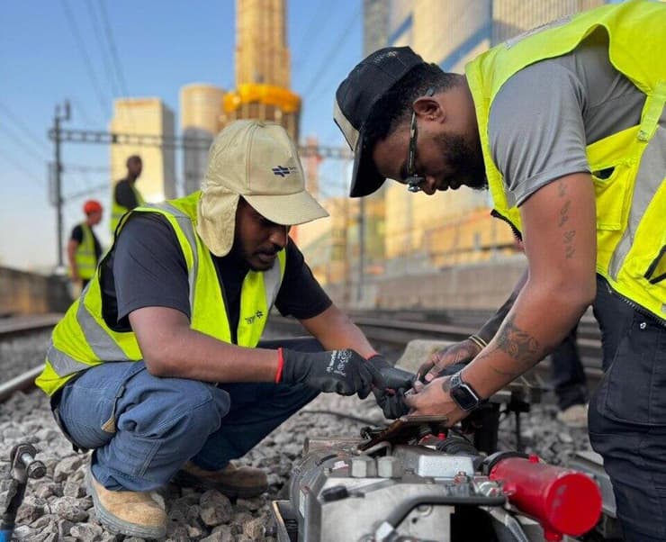 עבודות הבטיחות מהבוקר על מסילות הרכבת
