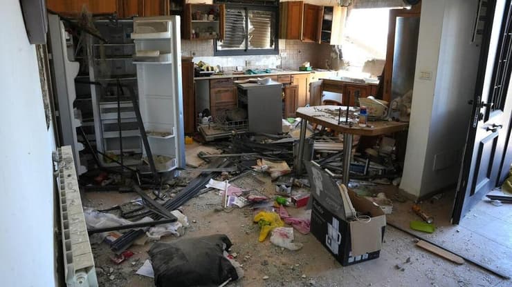 צילום: אפי שריר אבנר אליהו בביתו ההרוס בשתולה