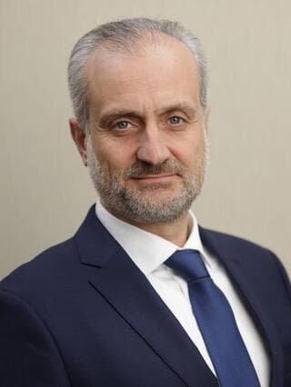 ד"ר עמנואל נבון