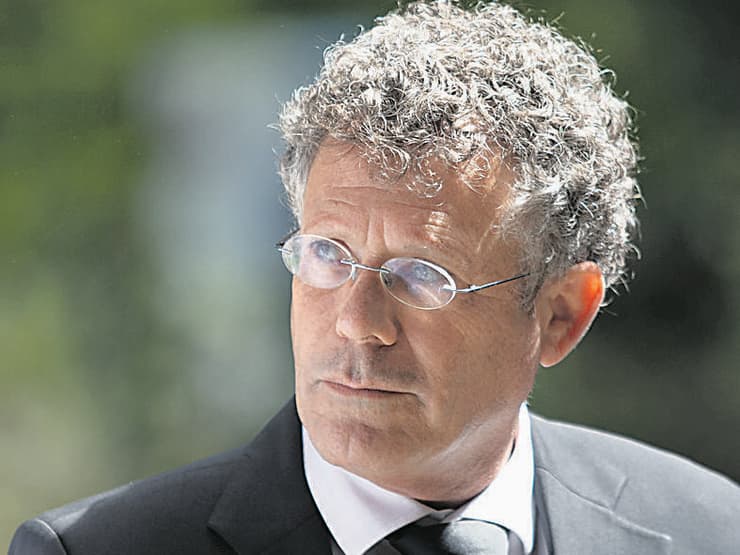 יצחק עמית שופט נשיא בית ה משפט ה עליון טקס השבעה של שלושים ו חמישה שופטים חדשים ב בית ה נשיא ב ירושלים