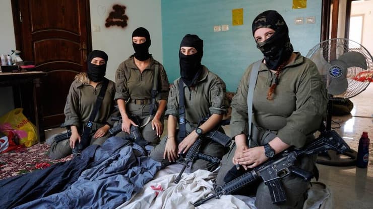 הלוחמות הפרמדיקיות שמתמרנות עם הלוחמים ברצועת עזה 