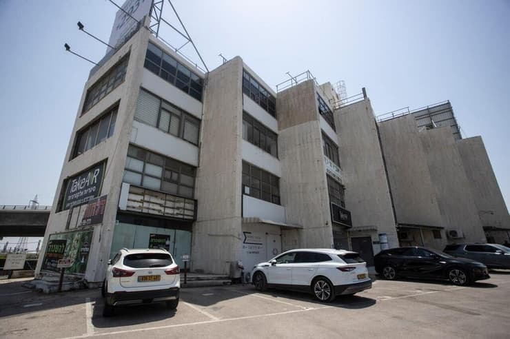 משרדי החברה ברחוב משה דיין בחיפה