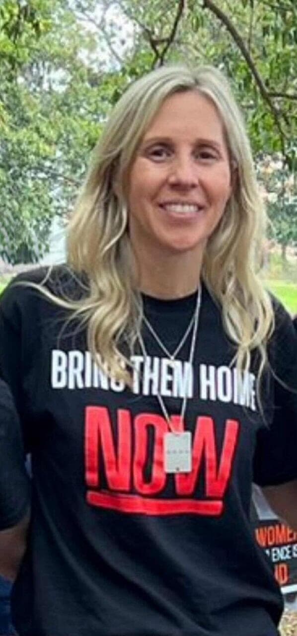 ויסמן לוי. "מורידים כיפות"