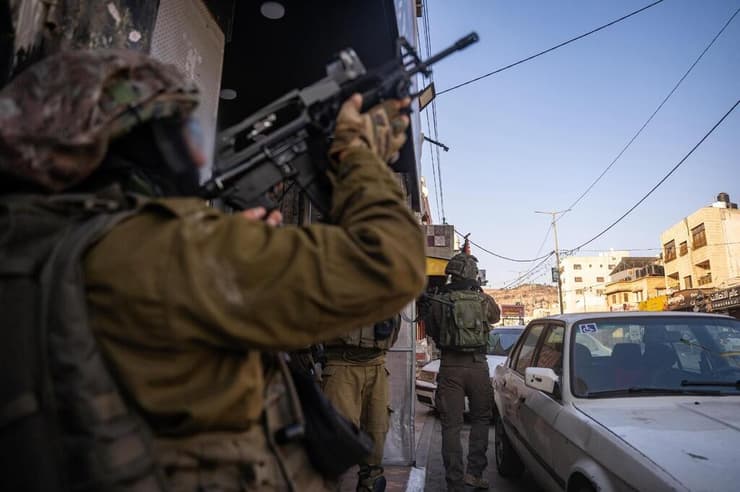 תיעוד מפעילות כוחות צה"ל ביהודה ושומרון (צילום: דובר צה"ל) תיעוד מפעילות כוחות צה"ל ביהודה ושומרון