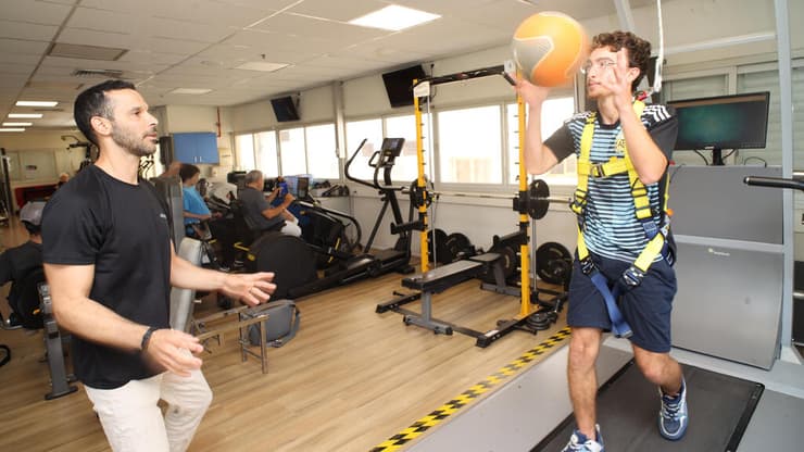 אביב פנחס, פצוע שלקה בפוסט-טראומה מטופל בבית החולים רעות תל אביב