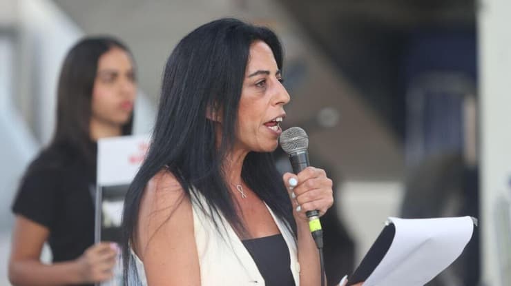 "נתניהו מציב שוב ושוב מכשולים לעסקה, ואז מאשים את חמאס". צנגאוקר בשער בגין (צילום: מוטי קמחי) הצהרת משפחות החטופים