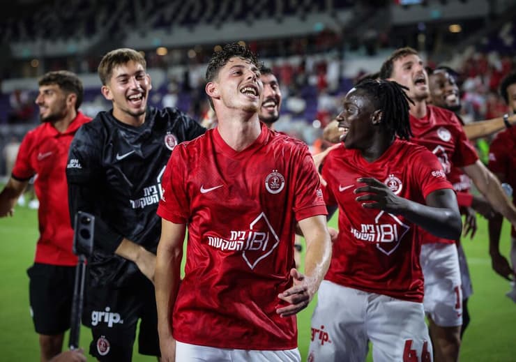 טוריאל חוגג בשבוע שעבר את הניצחון של הפועל ת"א על קריית שמונה (צילום: עוז מועלם) טוריאל ודאפאה