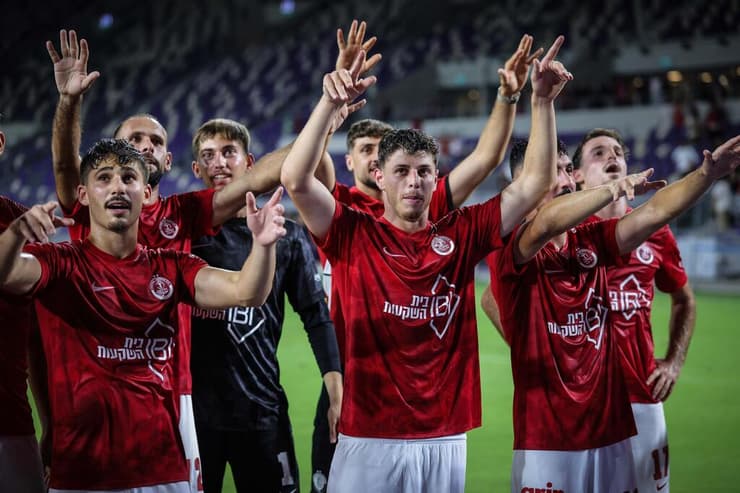 מהספסל באשדוד למרכז הבמה. טוריאל והלהקה האדומה (צילום: עוז מועלם) טוריאל ודאפאה