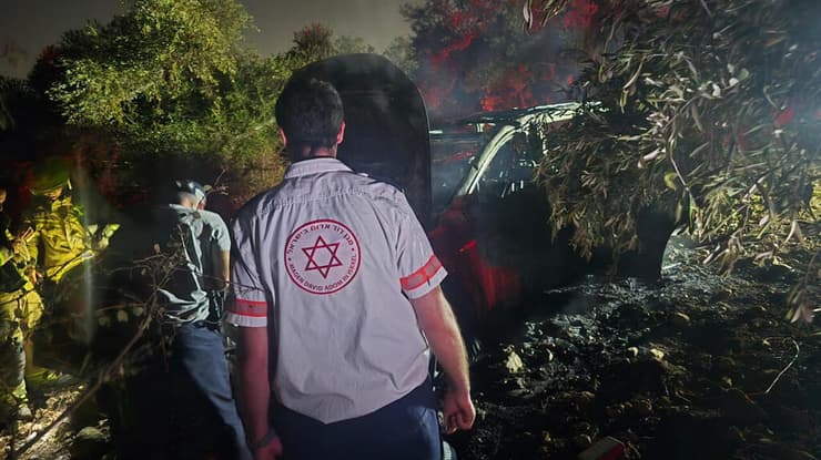 צילום: תיעוד מבצעי מד"א שתי גופות אותרו ברכב בוער ביער חורשים