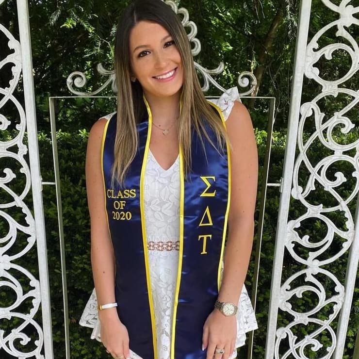 לביאה ארליך, אחות בכירה תובעת בית החולים של אוניברסיטת ניו יורק (NYU) בלונג איילנד, בגלל התנכלויות עקב תמיכה בישראל