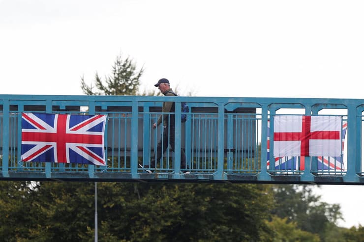 אנגליה בריטניה דגלים דגל מבצע הנף את הצבעים מנצ'סטר