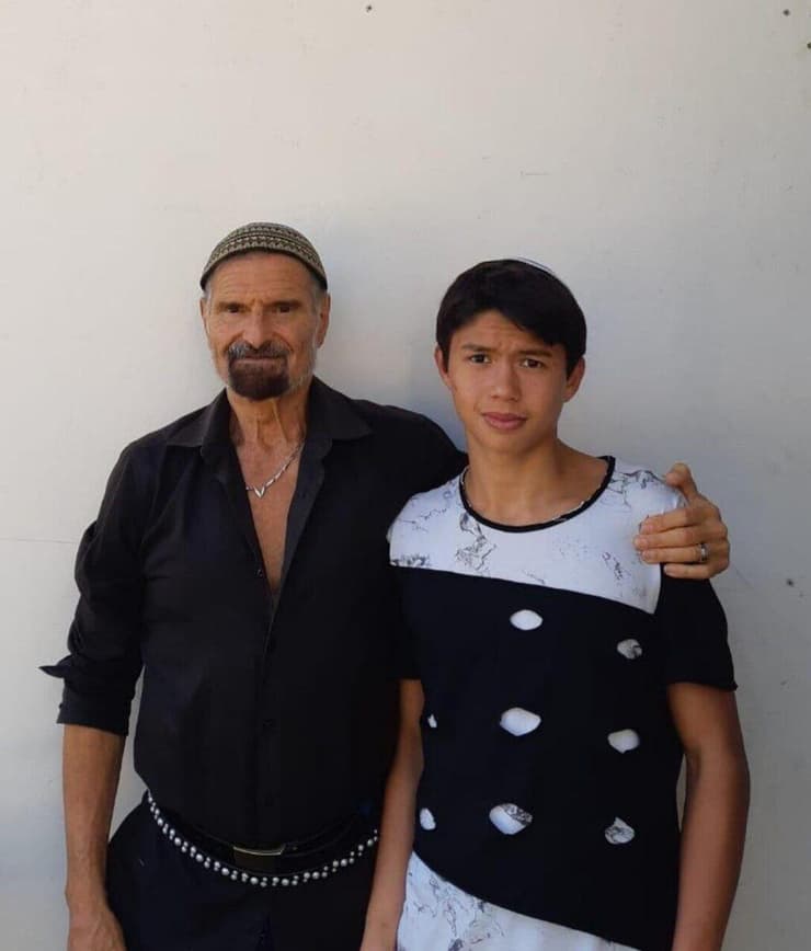 רוח השם גורדון עם אביו עזריאל ז"ל