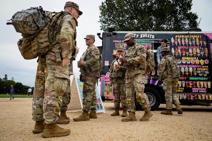 חיילי משמר לאומי ארה"ב ב וושינגטון DC 