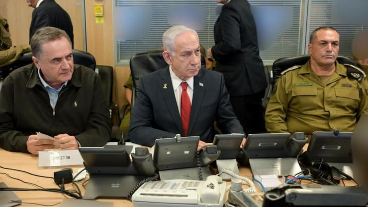 נתניהו בבור בקרייה