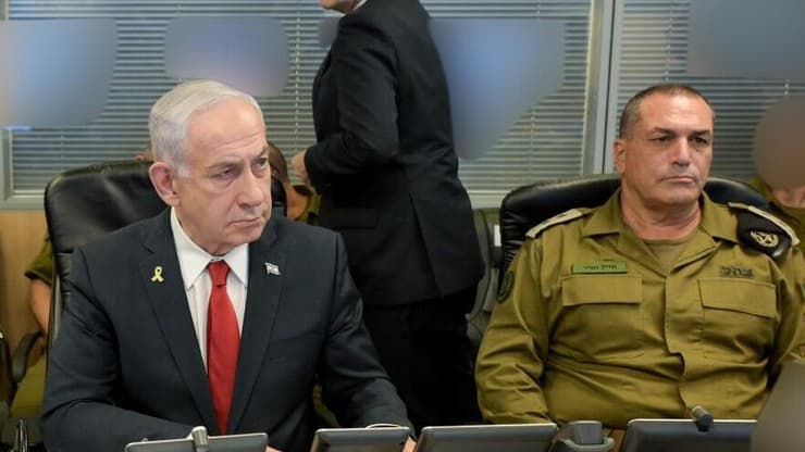 נתניהו בבור בקרייה