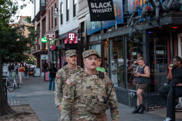 חיילי משמר לאומי ארה"ב ב וושינגטון DC 