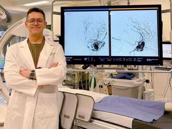 "זה מאוד נדיר לבצע צנתורים אצל ילדים, ובפרט בילדים בגיל כזה". ד"ר ולדימיר בורודצקי (צילום: שערי צדק) ד"ר ולדימיר בורודצקי