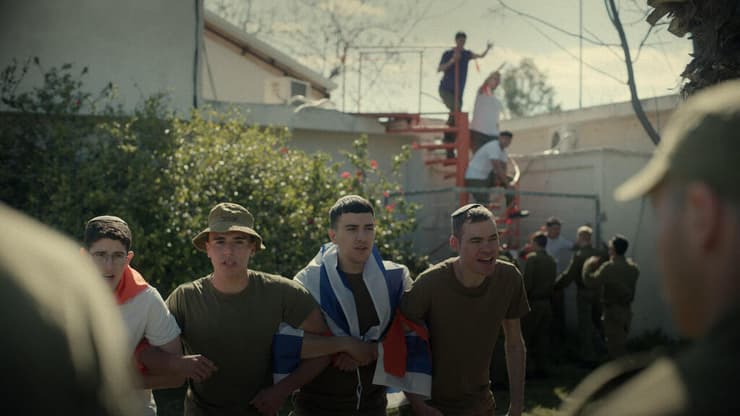 מתוך "התנתקות" 