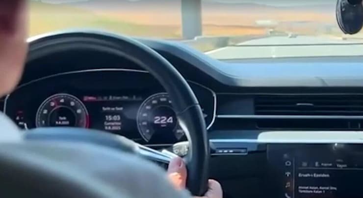 שר התחבורה של טורקיה מהירות מופרזת 225 קמ"ש