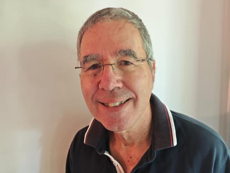 "חשו מאוד להפעיל לחץ". ד"ר דניאל רדזיק ד"ר דניאל רדזיק, רופא, איטליה