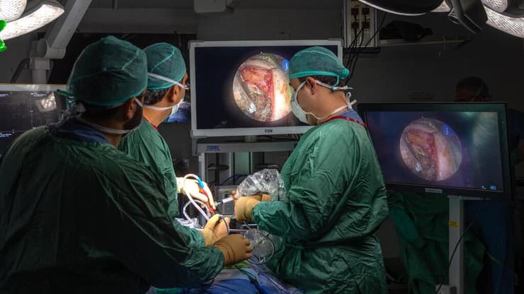 ניתוח פורץ דרך איכילוב, מנינגיומה